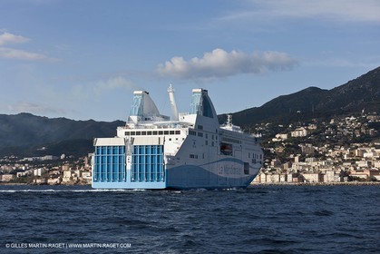 18 12 2011 - Bastia (FRA, Corse) - Armement La Meridionale - le Piana