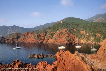 Crusing monohull sailing