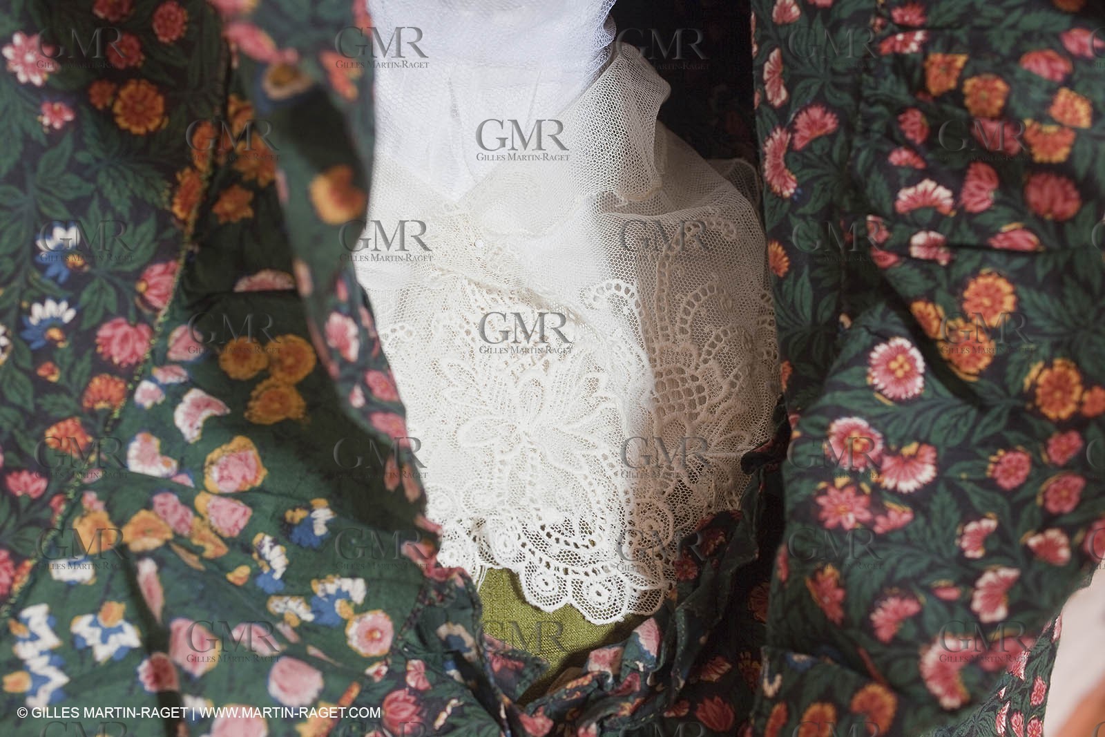 December 2009 - Boutis