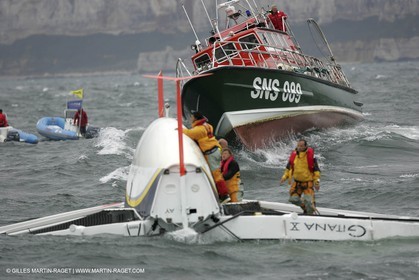 Championnat ORMA des Multicoques 2004 - Grand Prix de Fecamp - Chavirage de Gitana X