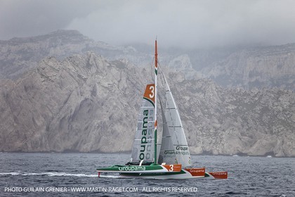 14 05 09 - Marseille - Record de la Méditerranée - Groupama 3 - Franck Cammas - G class - Départ de Marseille pour Carthage