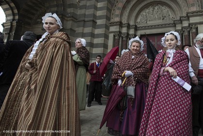13 01 2012 - Marseille (FRA,13) - Week end d'ouverture de MP 2013 , Groupe de tradition provençale à la sortie de la messe de la Cathedrale de la Major