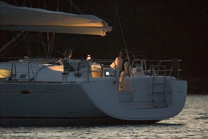 Monocoque de croisiere au mouillage