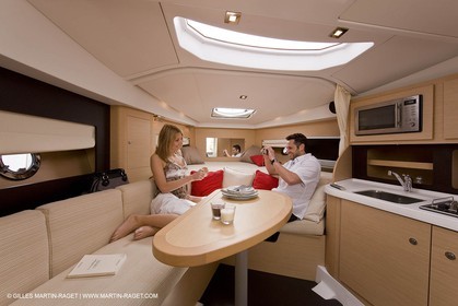 15 04 2008 - Porquerolles (Fra, 83) - Beneteau - Monte Carlo 32