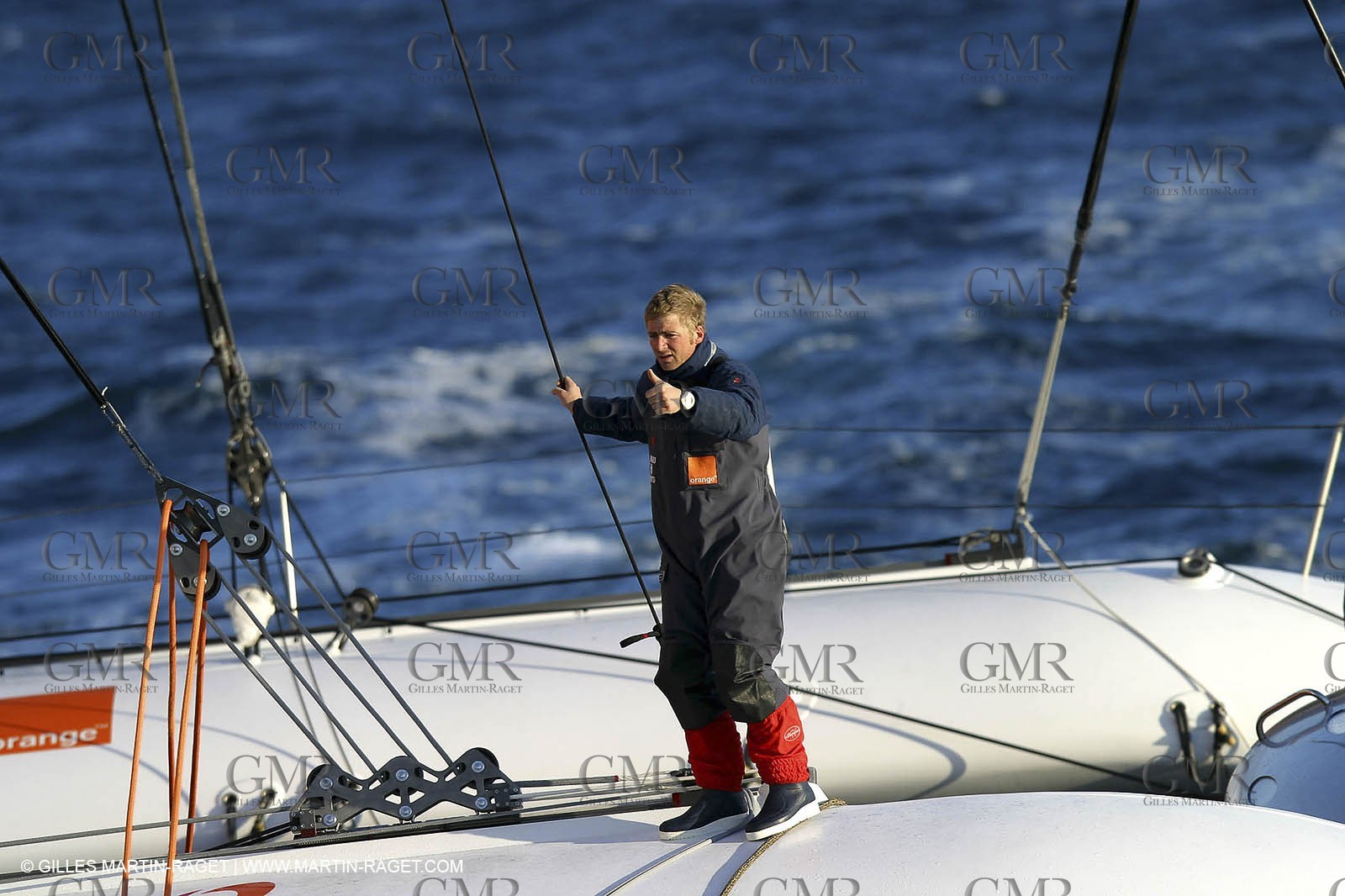 Orange II - Jules Verne Trophy 2004 - 1st Ouessant Start - Yann Eliès