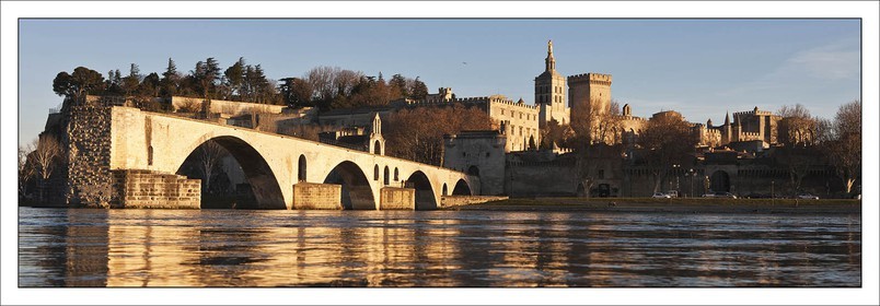 Produit : Tirage photo réalisé par nos soins sur imprimante jet d'encre professionnelle Epson à partir de 8 encres ultrachrome inaltérables (label Digigraphie).Formats au choix :. 20 x 60 cm. 33 x 95 cm- 52 x 150 cmChoix des papiers :. Papier standard brillant 250 gr., filet noir, marge blanche, tirage non signé. Papier haut de gamme satiné 290 gr. filet noir, marge blanche, tirage vérifié et signé par l'auteur.. Autres supports (canvas, acrylique, dibond) sur demandeConditionnement : tube cylindrique renforcé.Options pour l'expédition : . colissimo + dépôt boîte aux lettres (France uniquement). Colissimo avec signature à réception. Transporteur express (2 jours ouvrés) avec signature à réceptionCliquez sur caddie pour sélectionner votre formule et démarrer la procédure de commande en ligne