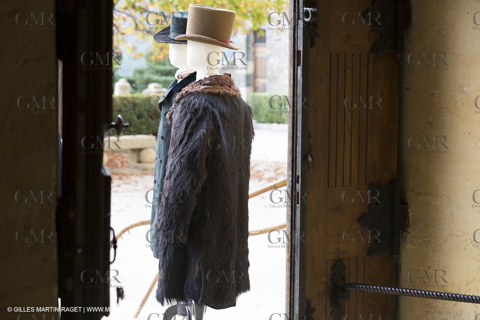 31 10 2013 - Ansouis (FRA,84) - Ansouis castle - Costumes of the exhibit Men costumes