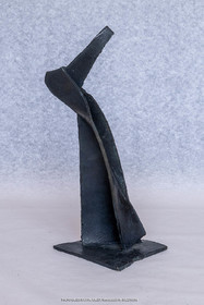 08 01 2023, Marseille (Fra,13), Oeuvre de Germaine Richier, Petit bronze n° 1 1956, bronze patiné foncé, Epreuve d'exposition, Fondeur : L. Tinot, Paris, 24,5 x 11,5 x 13,5 cm, collection particulière