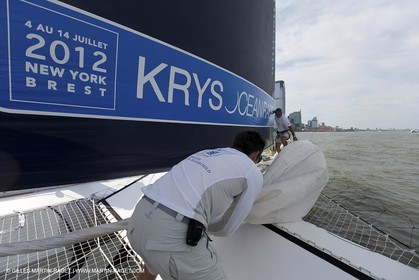 05 07 2012 - New York (USA) - Ocean Krys Race - Speed runs in fornt of NY city