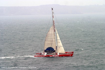 Round the world solo record - Idec - Francis Joyon - Brest finish