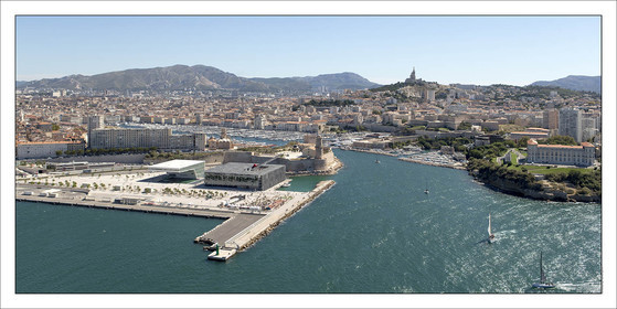 Produit : Tirage photo réalisé par nos soins sur imprimante jet d'encre professionnelle Epson à partir de 8 encres ultrachrome inaltérables (label Digigraphie).Formats au choix : .. 50 x 100 cm. 100 x 200 cmChoix des papiers :. Papier standard brillant 250 gr., filet noir, marge blanche, tirage non signé. Papier haut de gamme satiné 290 gr. filet noir, marge blanche, tirage vérifié et signé par l'auteur.. Autres supports (canvas, acrylique, dibond) sur demandeConditionnement : tube cylindrique renforcé.Options pour l'expédition : . colissimo + dépôt boîte aux lettres (France uniquement). Colissimo avec signature à réception. Transporteur express (2 jours ouvrés) avec signature à réceptionCliquez sur caddie pour sélectionner votre formule et démarrer la procédure de commande en ligne