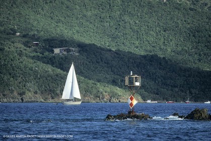 Crusing monohull sailing