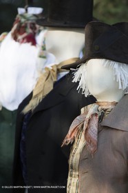 31 10 2013 - Ansouis (FRA,84) - Chateau d'Ansouis - Costumes de l'exposition Habits d'hommes