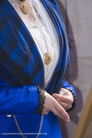 04 03 2007 - Arles - Queen of Arles and her assistants - winter costume trials