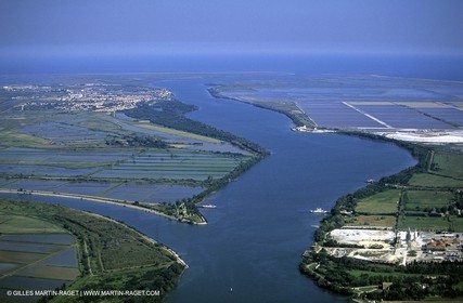 Le Rhône, embouchure du Grand Rhône à Port Saint Louis du Rhône