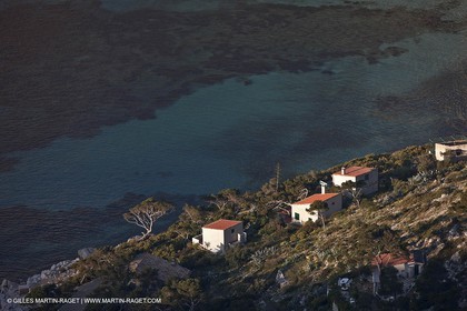 04 04 2009 - Marseille (FRA, 13) - Les Calanques - Marseille as seen from the top of the Baou Rond summit
