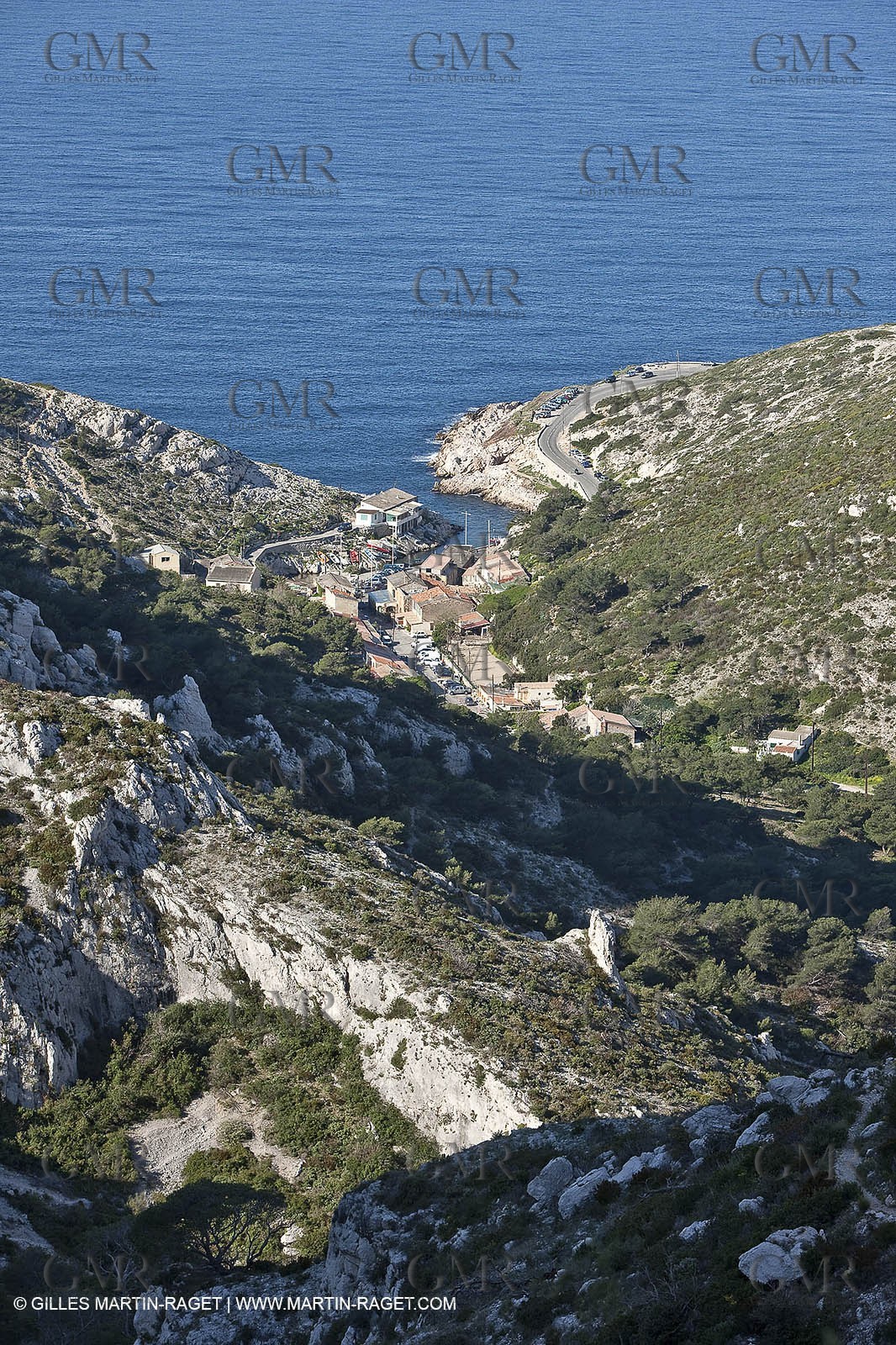 18 04 2009 - Marseille (FRA, 13) - Les Calanques - Callelongue depuis la grotte St Michel*