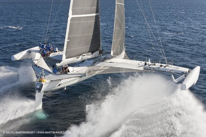 Samedi 5 septembre 2009 - Hyères (FRA, 83) - L'Hydroptère bat le record du monde de vitesse avec un run à 51,36 knts (sous réserve de ratification par le WSSRC)