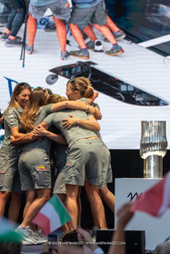 13 10 2024, Barcelona (ESP), Louis Vuitton 37th America's Cup, Final Match, Race Day 2, Puig Women America's Cup Prizegving