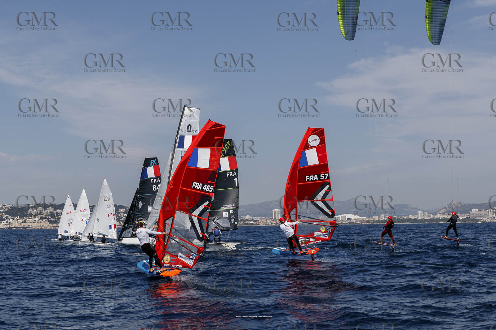 15 04 2024, Marseille (FRA), présentation des sélectionnés olympiques français en voile pour les Jeux Olympiques de Paris 2024.  Alex Mazella (Kite hommes - Formula Kite); Laurianne Nolot (Kite femmes - Formula Kite); Nicolas Goyard (Planche à voile hommes - iQFoil); Hélène Noesmoen (Planche à voile femmes- iQFoil); Camille Lecointre-Jeremie Mion (dériveur double mixte - 470); Louise Cervera (Dériveur femmes - ILCA 6); Jean-Baptiste Bernaz (Dériveur hommes - ILCA 7); Tim Mourniac - Lou Berthomieu (Multicoque mixte - Nacra 17); Clément Péquin - Erwan Fischer (Skiff hommes - 49er); Sarah Steyaert-Charline Picon (Skiff femmes - 49er FX).