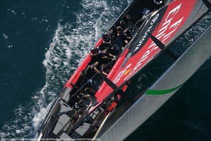 09 05 2007-Valencia (Spain)- 32nd America's Cup - Louis Vuitton Cup - RR2 - Day 11 - BMW ORACLE Racing