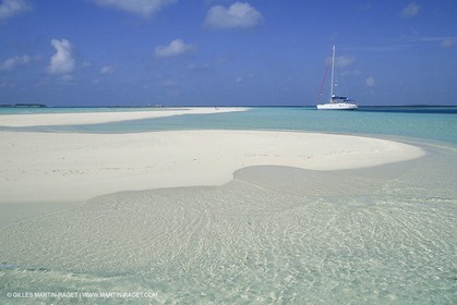 sailing, cruising, monohull at the mooring