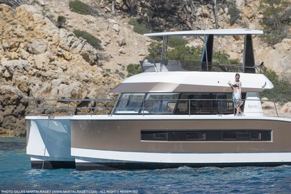 08 04 2015, Andraitx (Isla de Mallorca, Islas Baleares, ESP), Chantier Fountaine-Pajot, Motor Yacht 37