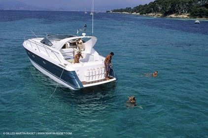 Motor boat mooring