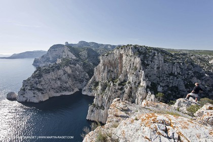 06 05 2009 - Marseille (FRA, 13) - Les Calanques - On Castelviel plateau - Calanque de Loule et falaises du Devenson