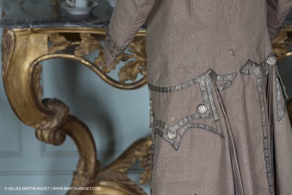 31 10 2013 - Ansouis (FRA,84) - Chateau d'Ansouis - Costumes de l'exposition Habits d'hommes
