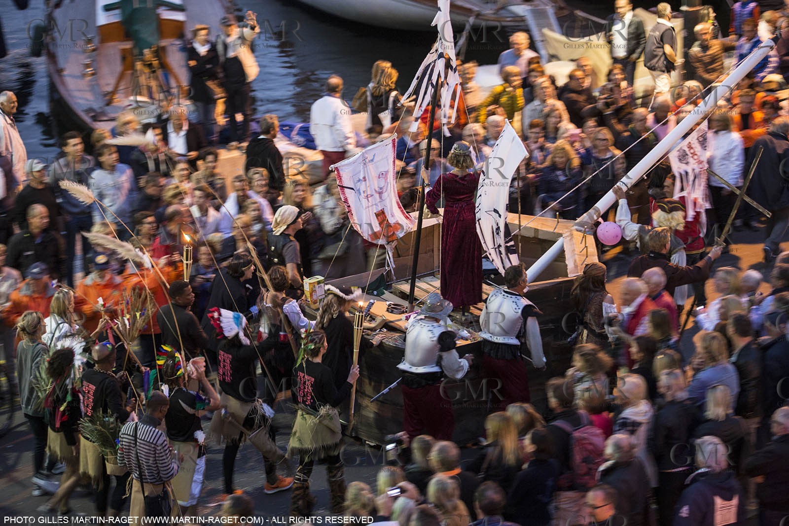 01 10 2025, Saint-Tropez (FRA,83) , Voioes de Saint-Tropez 2015, Day 4, Crew parade