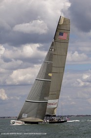 02 08 2010 - Cowes (UK, IOW) - The 1851 Cup -  BMW ORACLE Racing - Training Day.