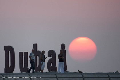 21 11 2010 - Dubai (UAE) - Dubai Louis Vuitton Trophy - Round 2 -  BMW ORACLE Racing