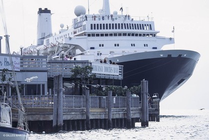 Paquebots, liners, cruise ships