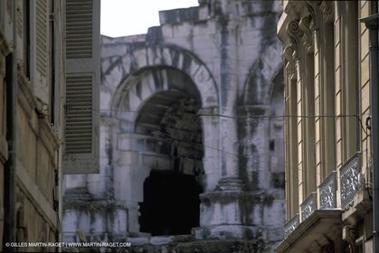 Nîmes