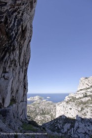18 04 2009 - Marseille (FRA, 13) - Les Calanques - Face ouest du Rocher St Michel et les Goudes