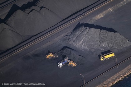 Golfe de Fos (FRA,13) - Marseille-Fos commercial harbour, ore terminal