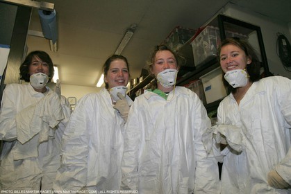 17 04 2007-Valencia (Spain)- 32nd America's Cup - Louis Vuitton Cup - RR1 - Day 2 - BMW ORACLE Racing - Spanish Top Model Laura Ponte 18th man onboard USA 98 for inaugural Louis Vuitton Cup race