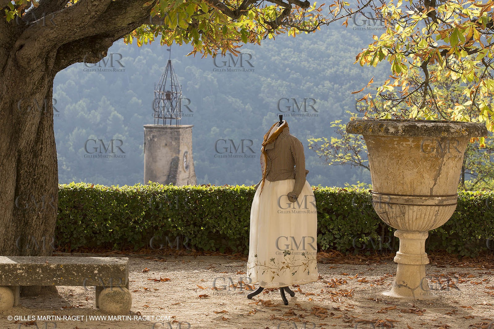 31 10 2013 - Ansouis (FRA,84) - Ansouis castle - Costumes of the exhibit Men costumes