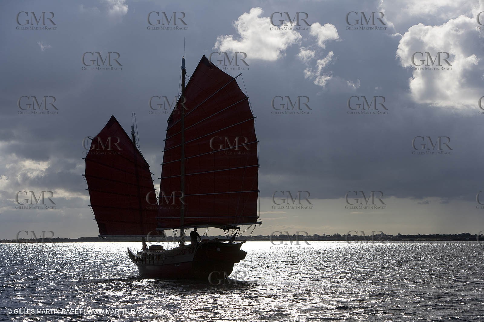 23 07 07 - Ars en ré - Jonque sailing in the Fiers d'Ars