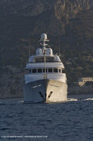 28 07 2007 - St Jean Cap Ferrat - SuperYachts - Motor Yachts - Hampshire