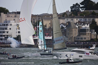 05 08 2010 - Cowes (UK, IOW) - The 1851 Cup -  BMW ORACLE Racing -  - Round The Island Race - Back in the Solent.