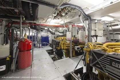 11 09 2014 - la Ciotat (FRA,13) - onboar Al Azzizi, oceanographic research ship buit by H2X boat yard, measure devices manipuation