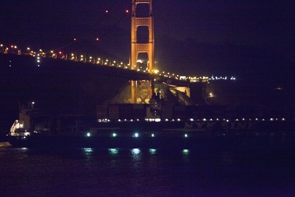 28 02 2011 - San Francisco (USA, CA) - USA 17 arrival in San Francisco - Star Isfjord passing under Golden Gate Bridge