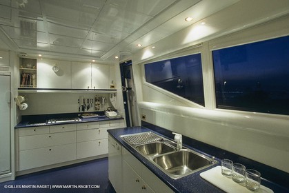 Powerboating, super Yachts