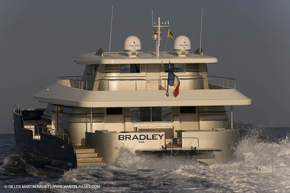 11 06 2007 - Valencia (Spain) - Bradley, super yacht catamaran dessiné par Gilles Vaton et construit par H2X à la Ciotat (France)
