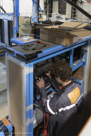 29 10 2018, La Grande Motte (FRA,30), Chantier Gunboat, construction du Gunboat 68, montage panneaux électriques