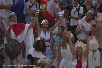 02 10 2014, Saint-Tropez (FRA,83), Voiles de Saint-Tropez 2014, Day 4, défilé des équipages   crew parade