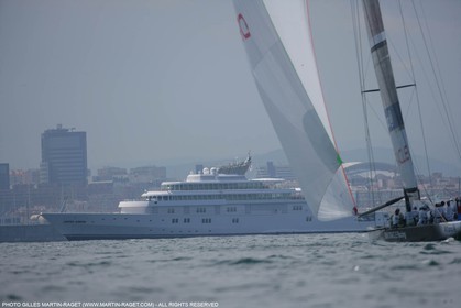 29 04 2007-Valencia (Spain)- 32nd America's Cup - Louis Vuitton Cup - RR2 - Day1 - BMW ORACLE Racing