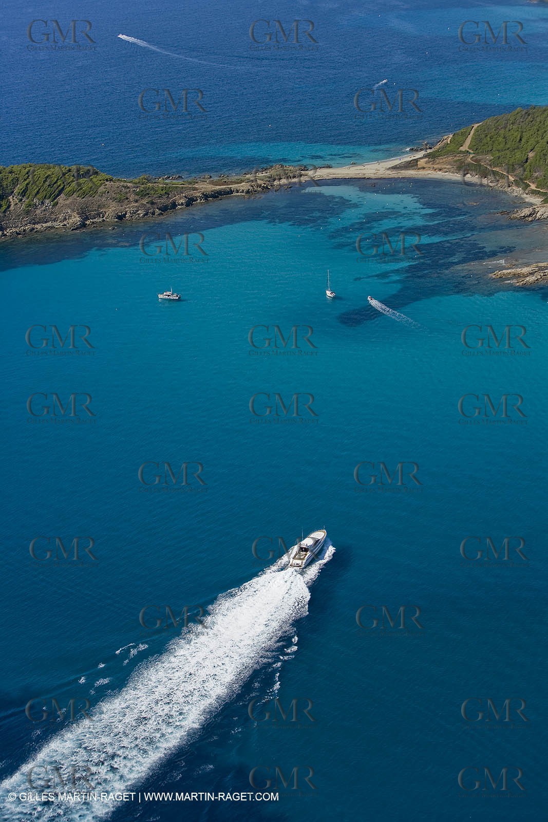 06 09 2007 - Saint Tropez (FRA, 83) - Superyachts - Motoryachts - Mangusta 92 Triple Fun in Saint Tropez - Mooring at Club 55 at Pampelonne Beach